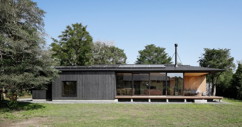 外壁は焼杉 室内は土壁といった純和風の素材を用いた 海の香りがする住宅 Tokyo Designer S Note 外壁は焼杉 室内は土壁といった純和風の素材を用いた 海の香りがする住宅 Tokyo Designer S Note