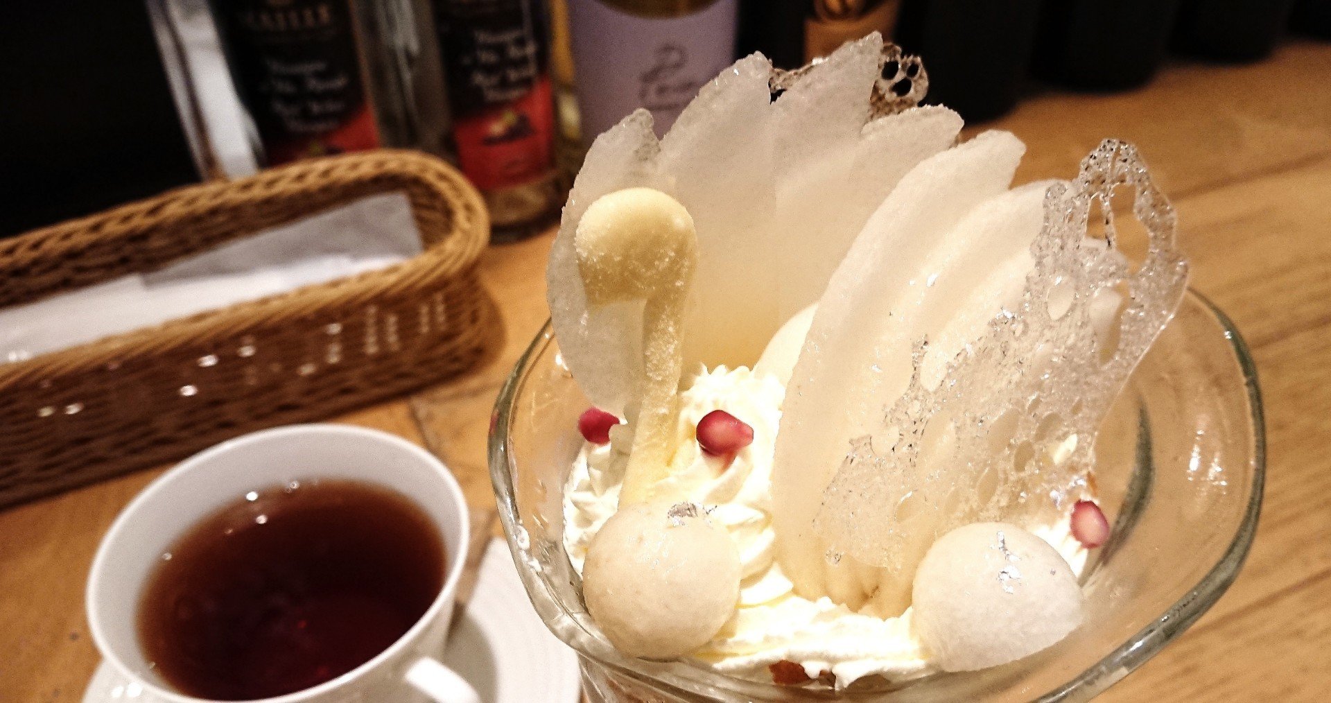 茨城県産梨 恵水 とフロマージュブランのパフェ スワンに見立てて 甘味料 Note 茨城県産梨 恵水 とフロマージュブランのパフェ スワンに見立てて 甘味料 Note