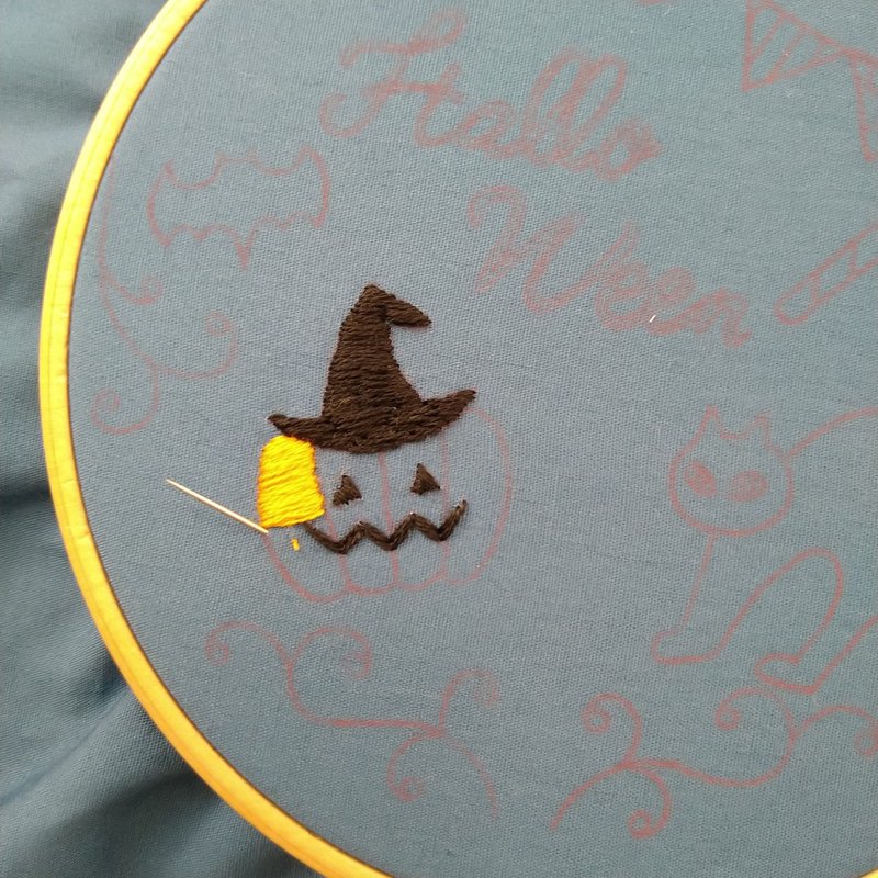 ハロウィンの刺繍図案 ステップ2 ジャック オー ランタンの刺繍を仕上げる Apostrophe S 刺繍雑貨作家 Note ハロウィンの刺繍図案 ステップ2 ジャック オー ランタンの刺繍を仕上げる Apostrophe S 刺繍雑貨作家 Note
