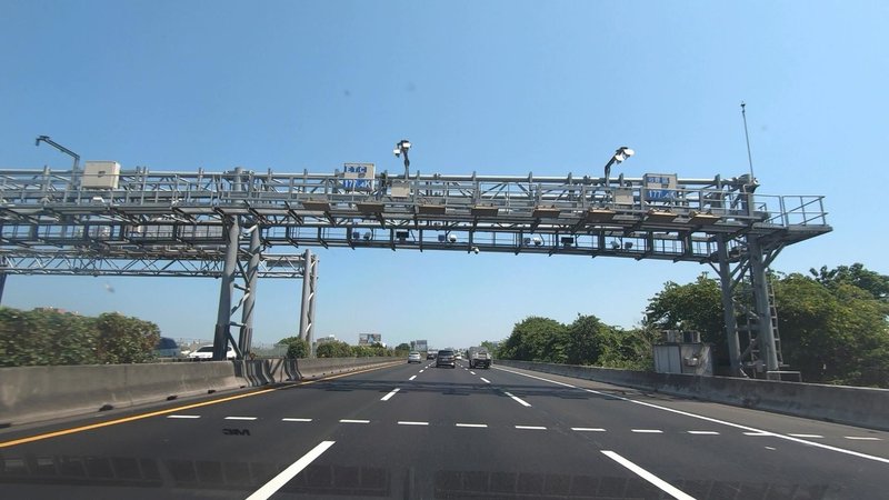 日本と台湾の高速道路を比較する Naoさん Note 日本と台湾の高速道路を比較する Naoさん Note