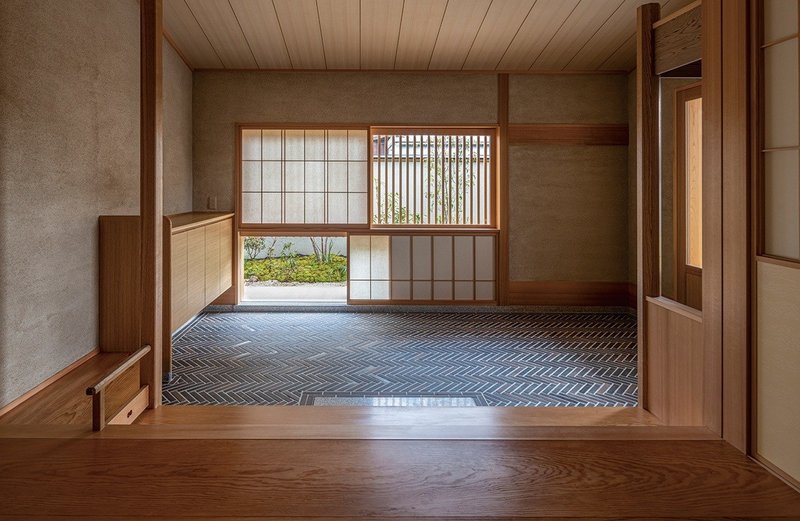 軒が風をよび 自然と共生する場所をつくる 年月とともに美しさを醸す建築家 木原千利の和風住宅 Jimosumu ジモスム 軒が風をよび 自然と共生する場所をつくる 年月とともに美しさを醸す建築家 木原千利の和風住宅 Jimosumu ジモスム