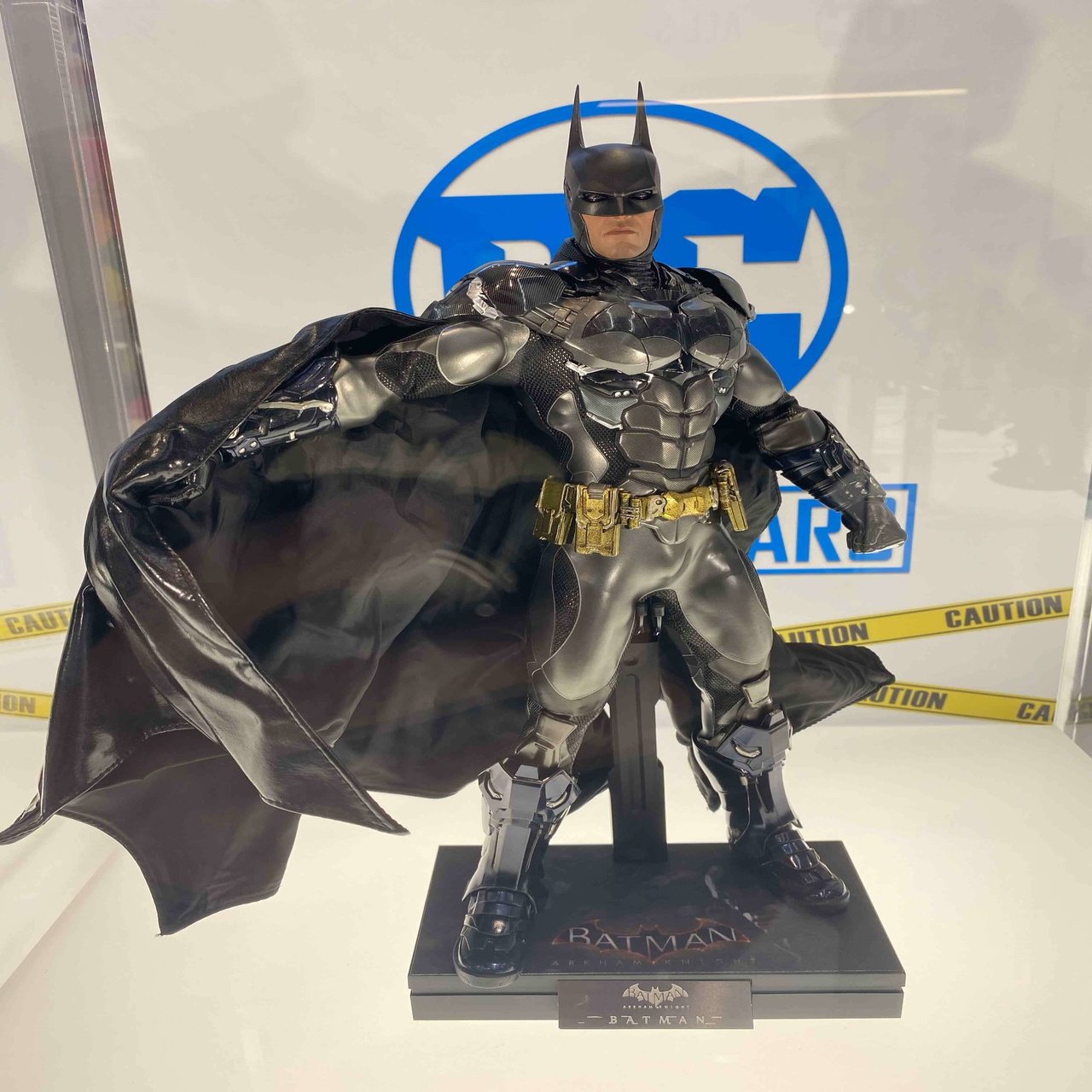 前から行きたかったトイサピエンス名古屋でdc All Stars行ってきました 楽しい そして バットマン アーカム ナイト １ ６スケールフィギュア バットマン プレステージ スーツ版 を購入 山本祐介 オタク社長 トイズキング Note