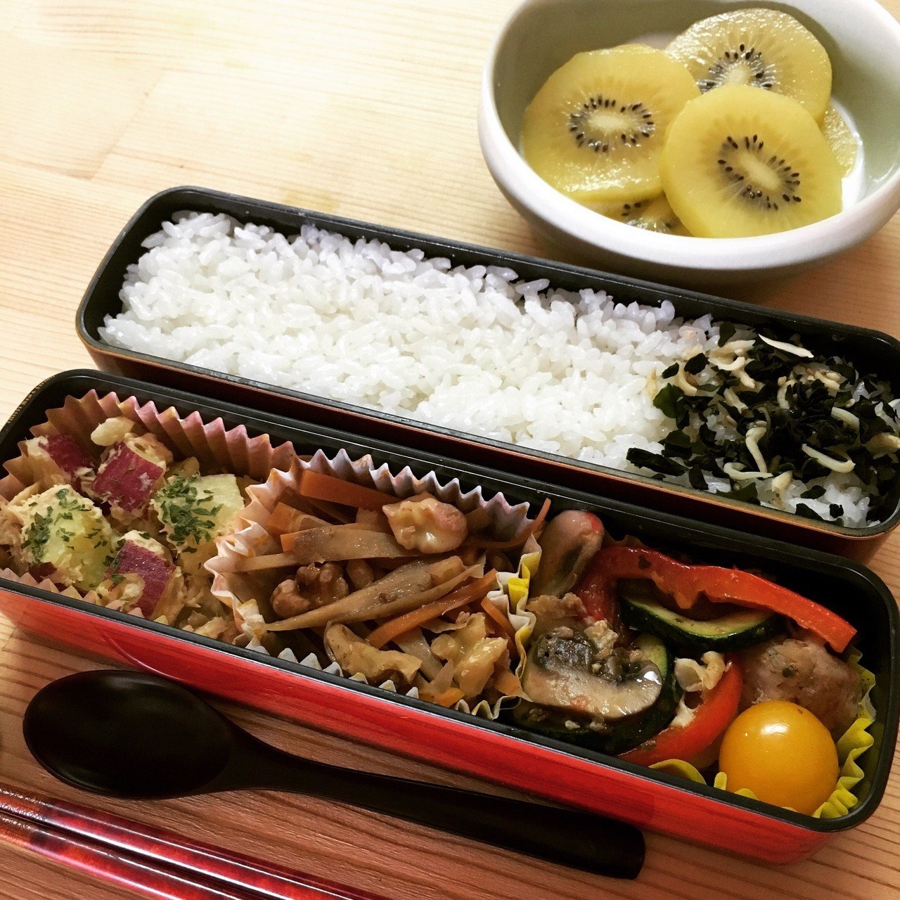 クルミ入りヨーグルトズッキーニパンのレシピ