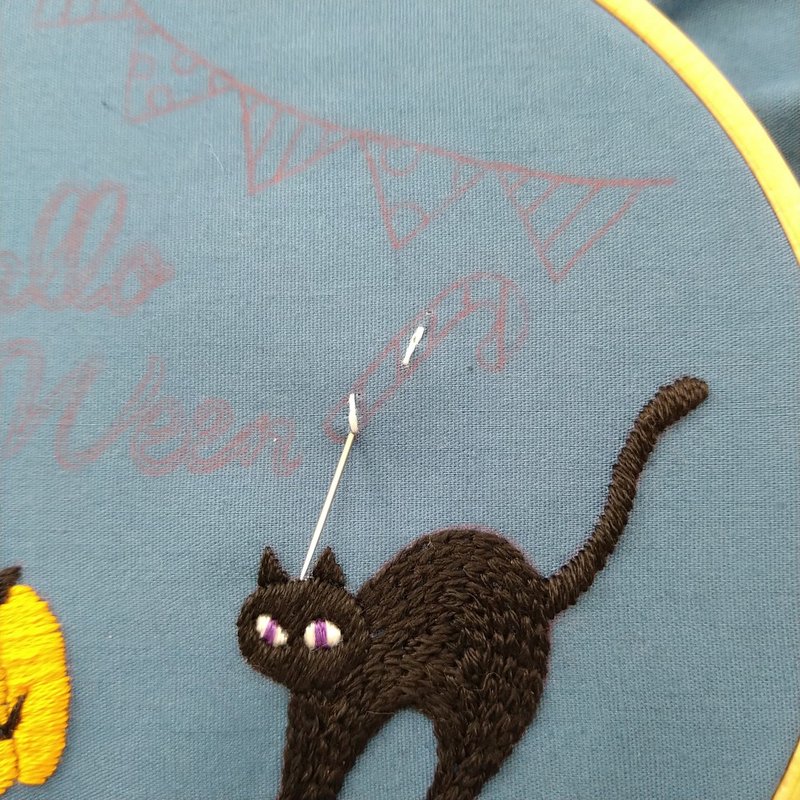 ハロウィンの刺繍図案 ステップ4 ステッキキャンディの刺繍 Apostrophe S 刺繍雑貨作家 Note
