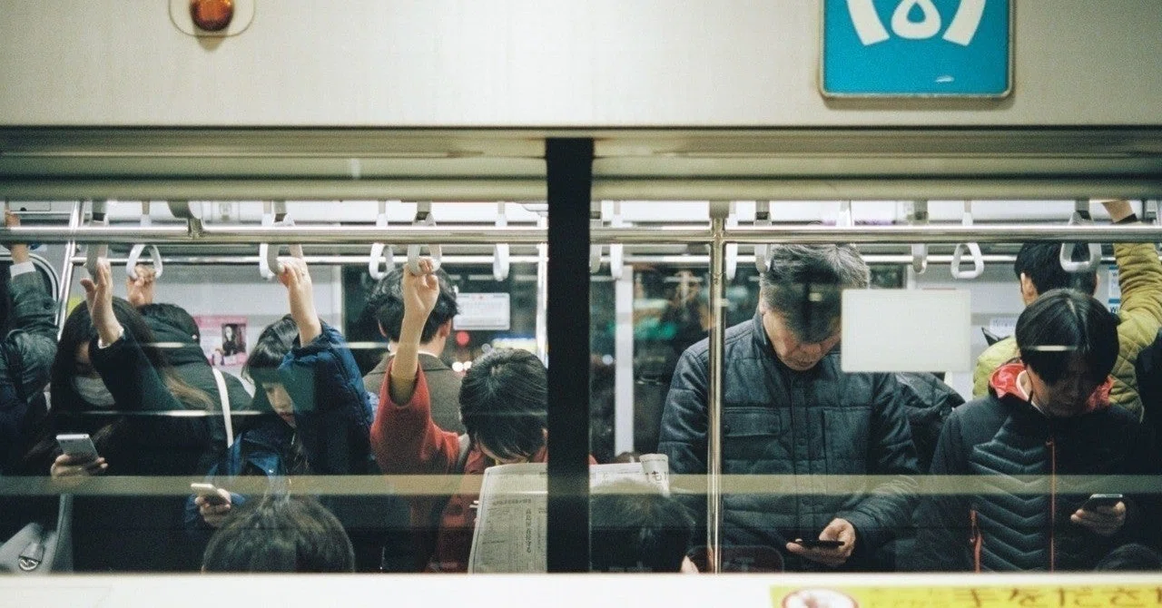 電車 臭い アンモニア