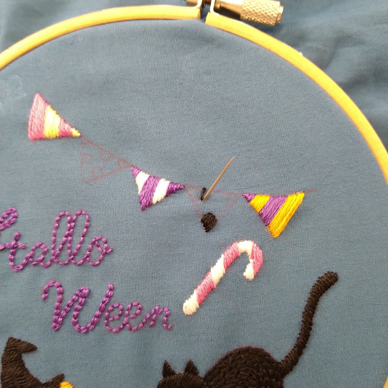 三角フラッグ▽▼▽ニコちゃん☺︎刺繍入り✰ハロウィンプリントガーランド。SSサイズ 三角フラッグ▽▽▽ニコちゃん☺︎刺繍入り✰ハロウィンプリント