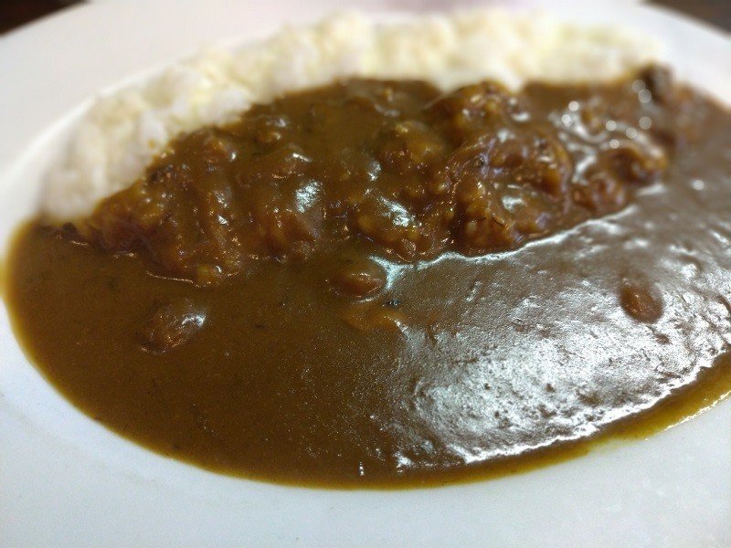 谷町四丁目の 彩カレー でお昼ご飯 ワンコイン 税550円の牛すじカレーを食べてきました トロトロに煮込まれた牛すじが入った美味しいカレー ルーはやや辛ですが 辛味ペーストも置いてありました Ht まるぞう Note