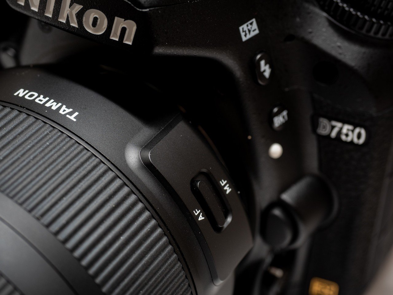 ストロボ】の重要性と物撮り環境。【レンズ安物でもOK】｜すけさん