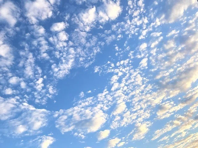 空 雲 穴 キレイ