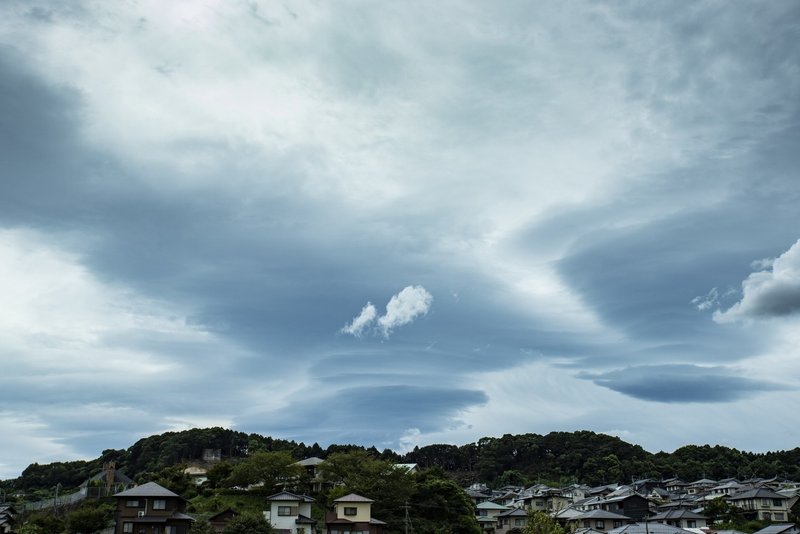 （リサイズ）20200826風景-002（太宰節、レンズ雲）