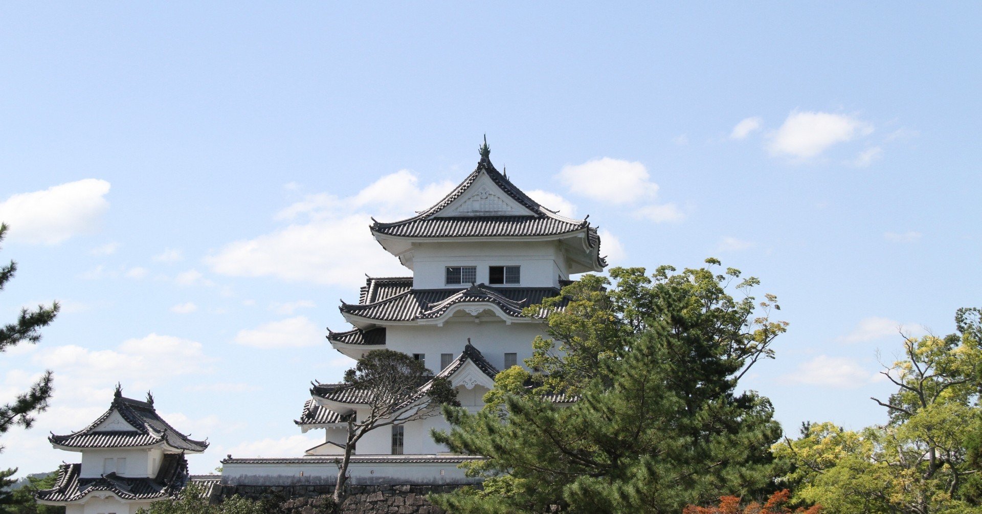 日本100名城のひとつ 伊賀上野城で秋を感じた 牛田みほ Note 日本100名城のひとつ 伊賀上野城で秋を感じた 牛田みほ Note