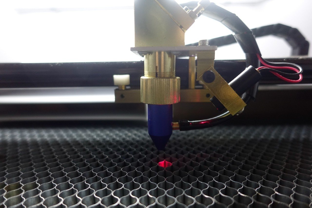 中華CO2レーザーカッター 導入編 「費用はどれくらい？」｜Yan