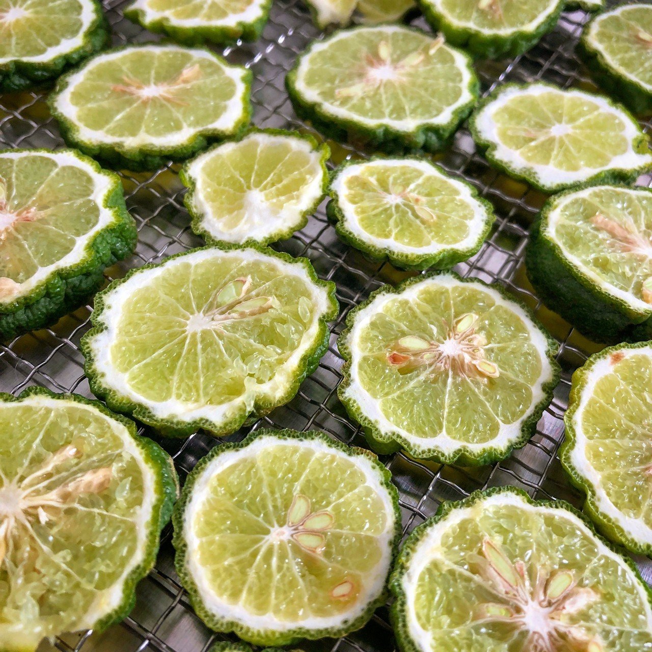 こぶみかんティー Uwan モリンガ栽培とbamboo Charcoal作り Note こぶみかんティー Uwan モリンガ栽培とbamboo Charcoal作り Note