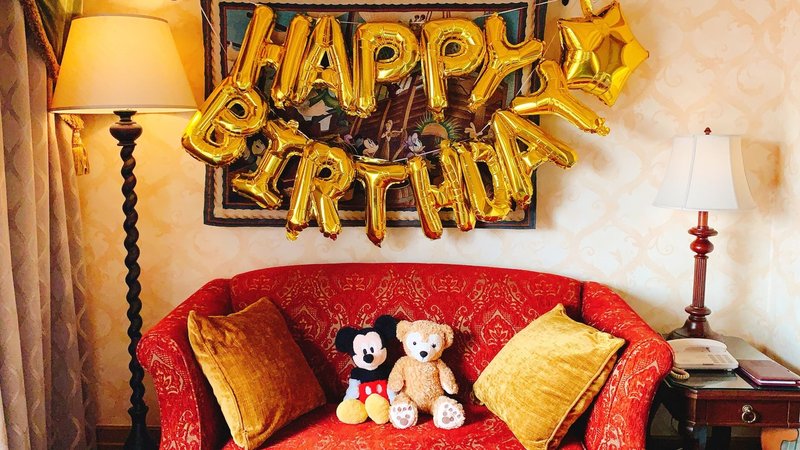 バースデー旅行vol 5 やりたかった お部屋にhappybirthdayデコレーション と プレゼント開封 イヴん家のディズニー旅記録 Note