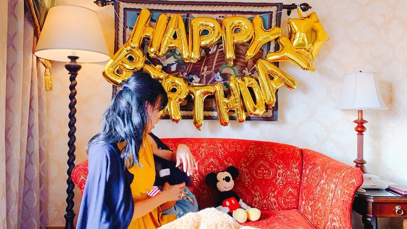 バースデー旅行vol 5 やりたかった お部屋にhappybirthdayデコレーション と プレゼント開封 イヴん家のディズニー旅記録 Note
