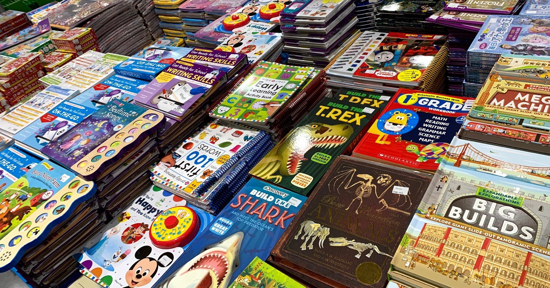 【未使用品】子供向け英語教材　コストコ　ワークブック　塗り絵　2歳〜小学生向け 未使用品】子供向け英語教材 コストコ ワークブック 塗り絵 2歳