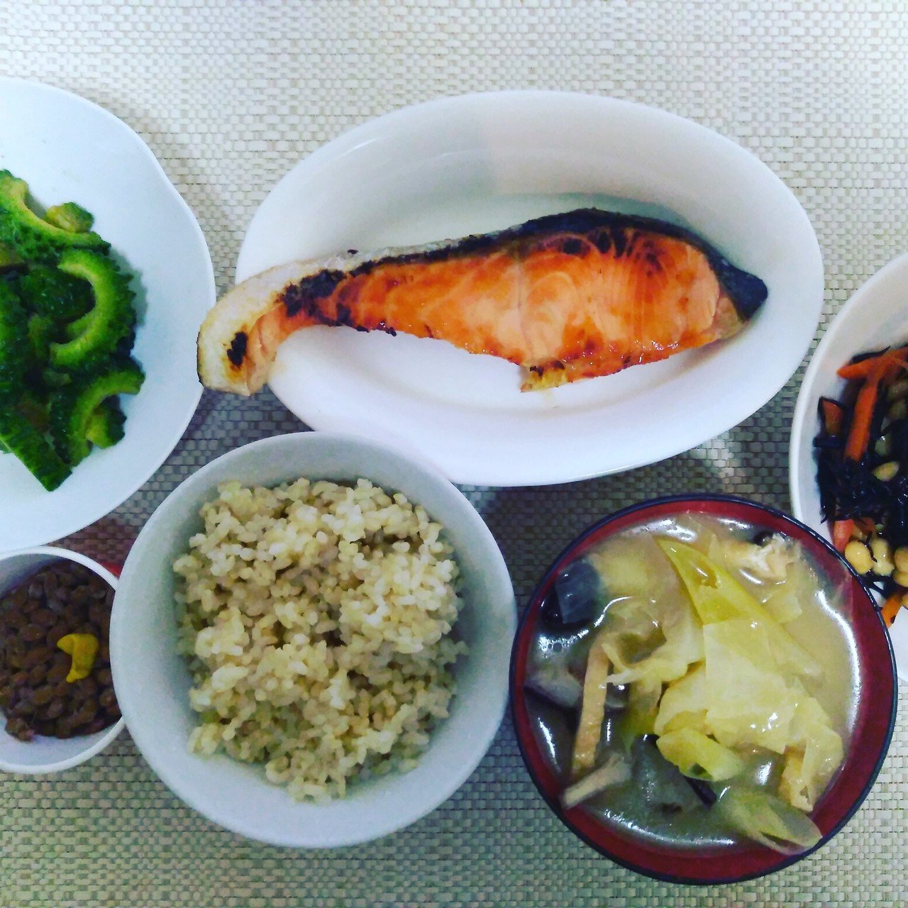 いっつも夜ご飯が朝ごはんみたいになっちゃう ひじき食べまくってたら 美容師さんに毛が黒くなりましたねと言われました 無名人インタビュー Note