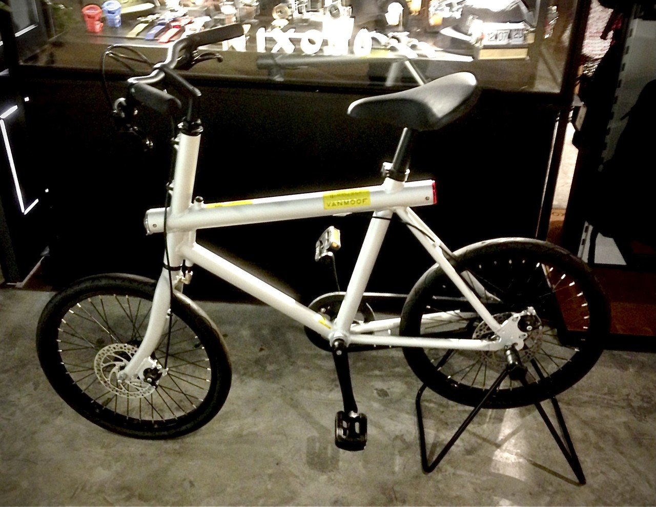 コロナ禍で移動手段を見つめ直したら オランダからVanMoofが（巨大な