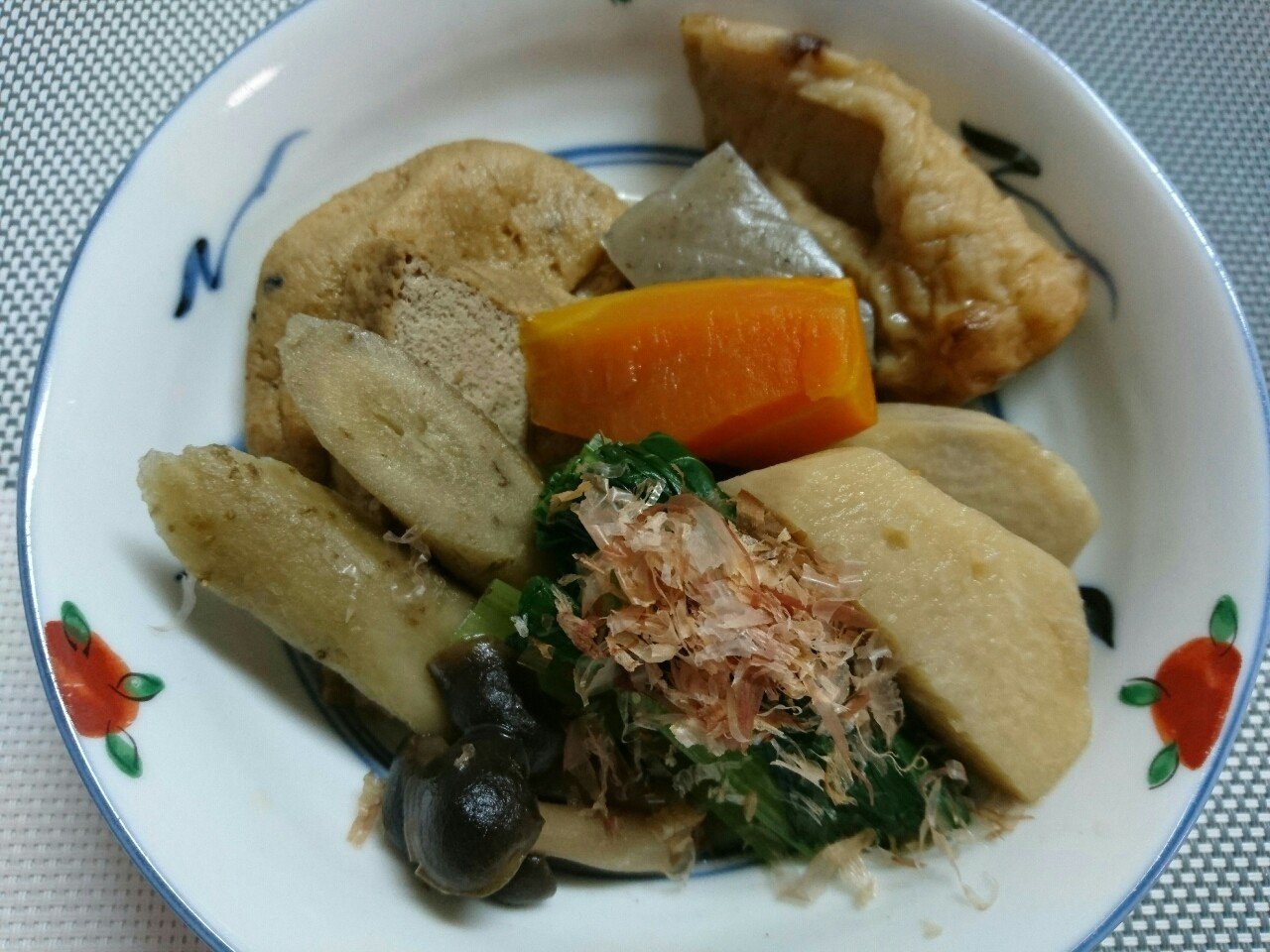 夕ご飯は里芋の煮物 甘い卵焼きとちくわきゅうりサラダ 大根のぬか漬け きなこ餅 W E W モグモグ ウズ Note 夕ご飯は里芋の煮物 甘い卵焼きとちくわきゅうりサラダ 大根のぬか漬け きなこ餅 W E W モグモグ ウズ Note