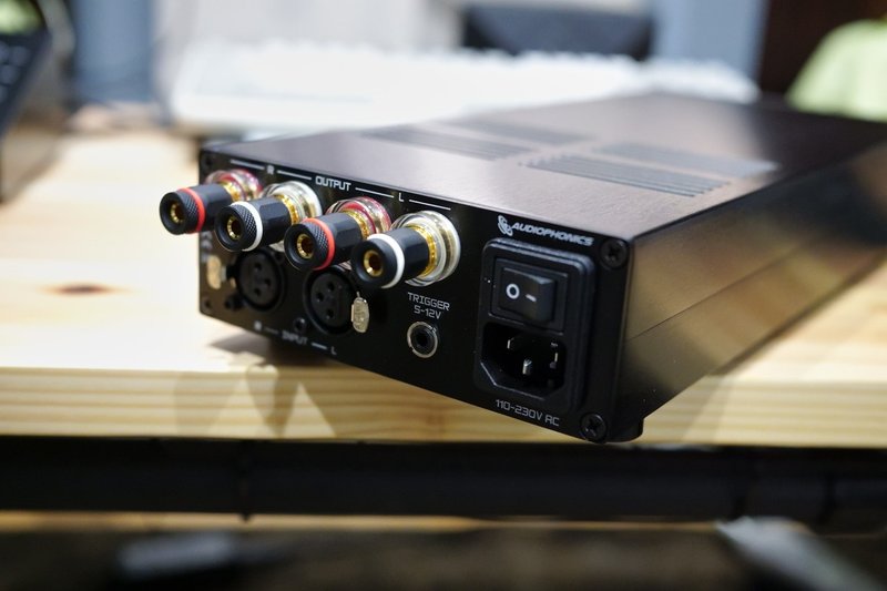 限界独身オタク男性がモニタースピーカー用のパワーアンプを新調した話 すけーとべーす Note