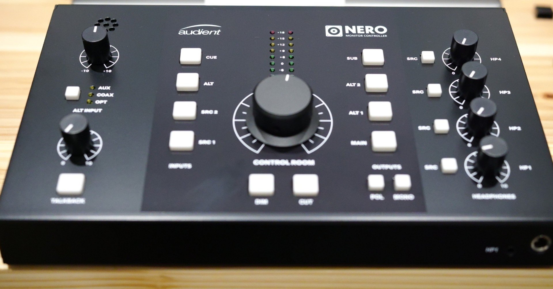 限界独身オタク男性がモニターコントローラーを導入した話｜すけーとべーす