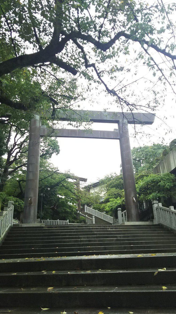 9月13日。横浜市民ギャラリーを見に行った帰り、通りがかったこの景色と空気に引き寄せられてしまいました＼(^o^)／伊勢山皇大神宮へお参り。