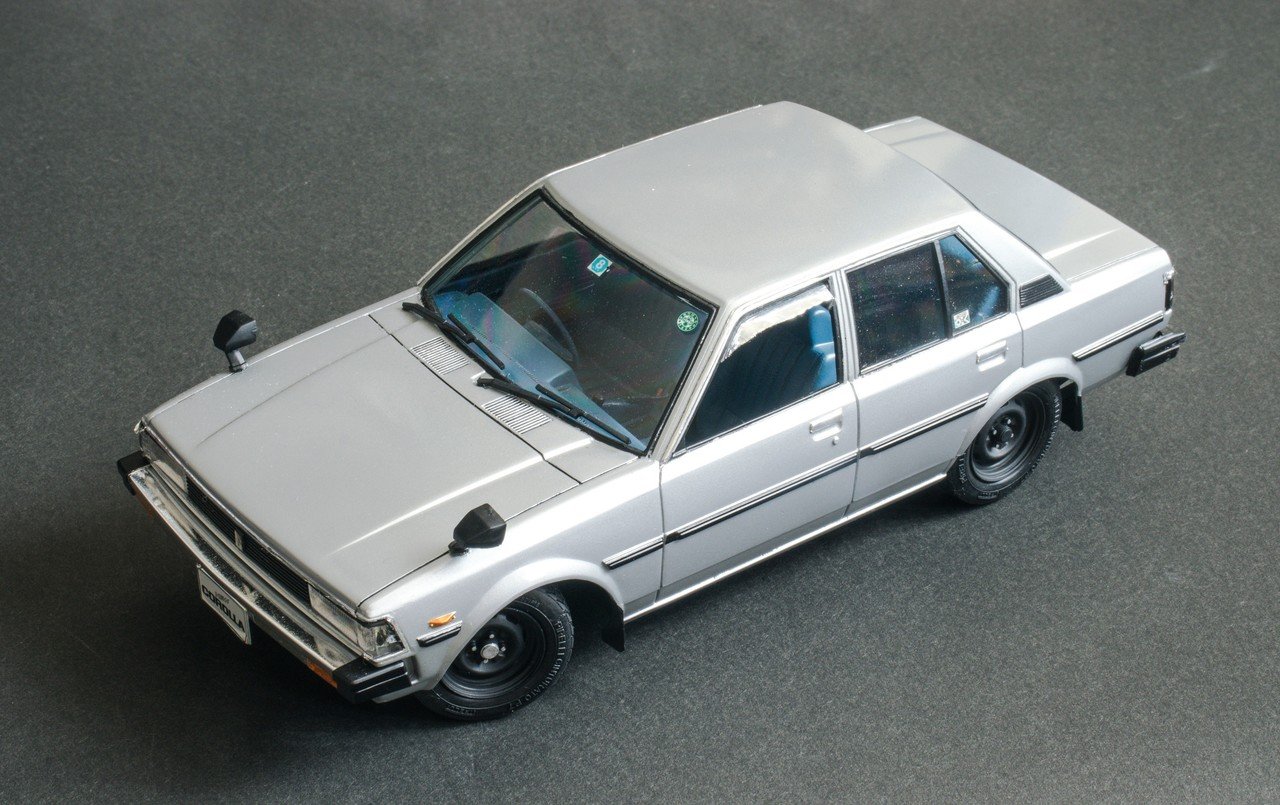 プラモ】渋いセダン:アオシマ 1/24 E70カローラ|もんぶらん プラモ】渋いセダン:アオシマ 1/24 E70カローラ|もんぶらん