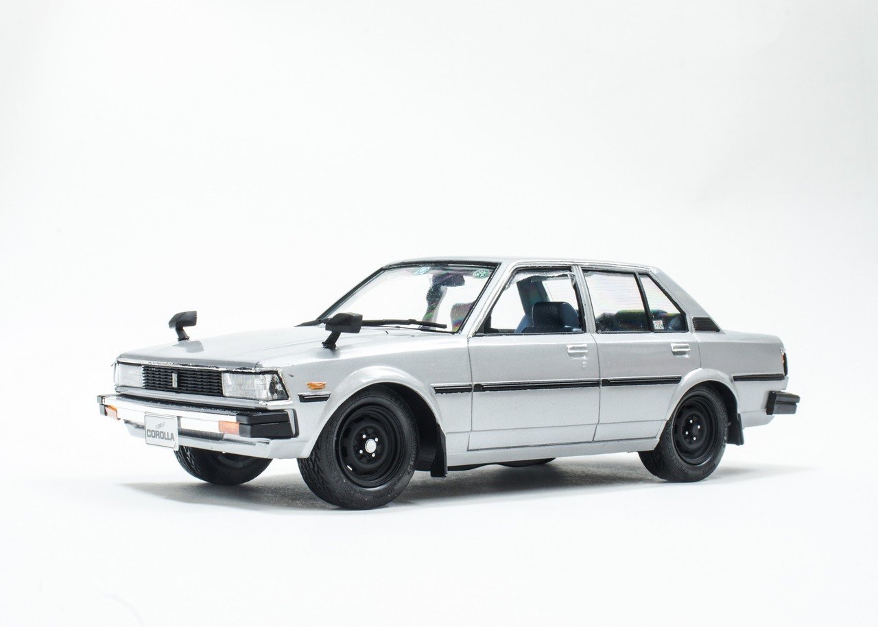 プラモ】渋いセダン：アオシマ 1/24 E70カローラ｜もんぶらん