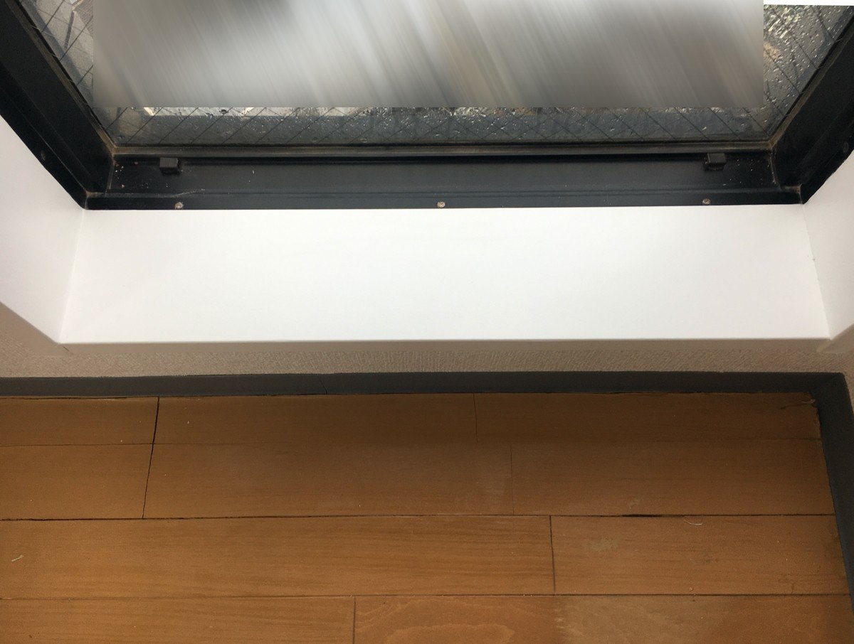 結露と乾燥で腐食 変形した木枠のリペア テンベースリペア 10base Repair 床 フローリングのキズ ドア 木部のキズ 修復します Note