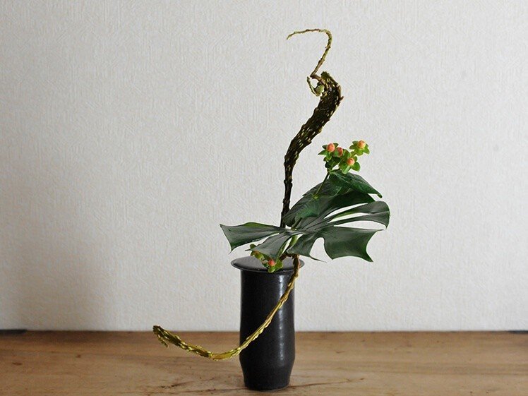 レッスン 石化柳とヒペリカムのいけばな 花道家 渡来徹 Hanaike はないけ Note レッスン 石化柳とヒペリカムのいけばな 花道家 渡来徹 Hanaike はないけ Note