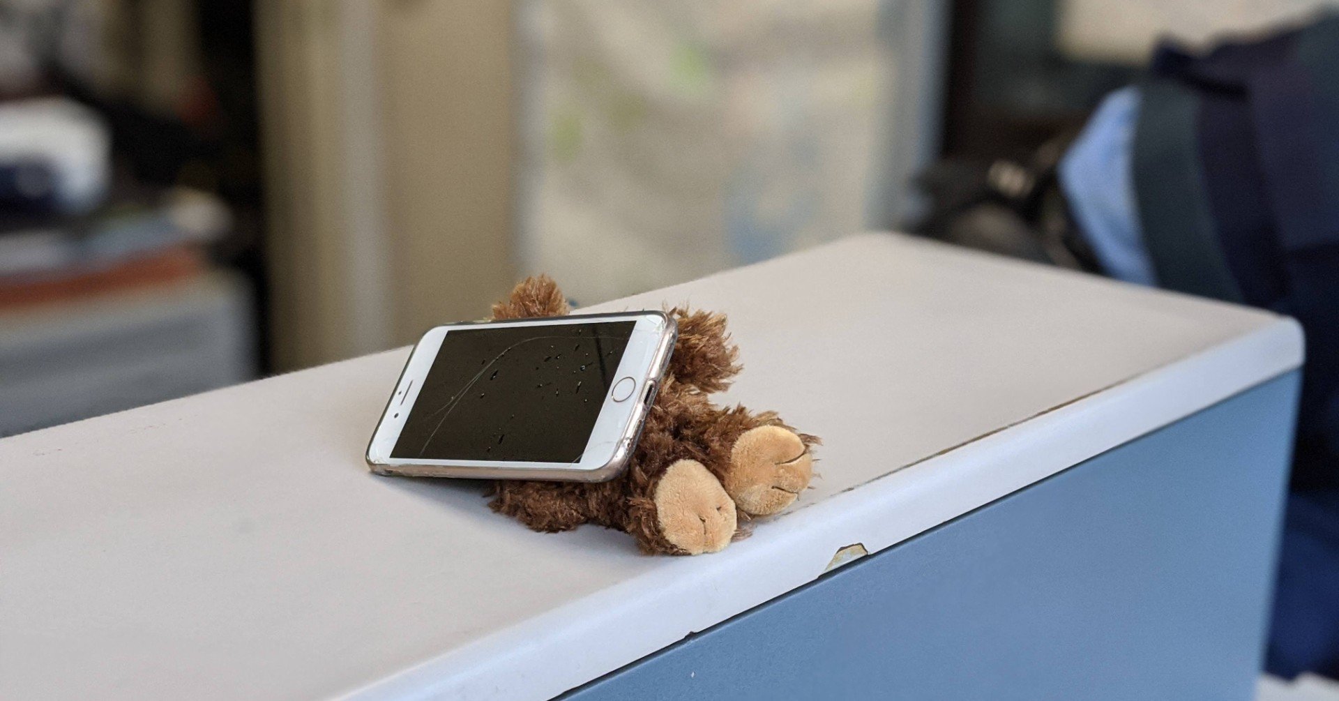 寿司屋でスマホが割れてたから Tvに出ることになった 岸田 奈美 寿司屋でスマホが割れてたから Tvに出ることになった 岸田 奈美