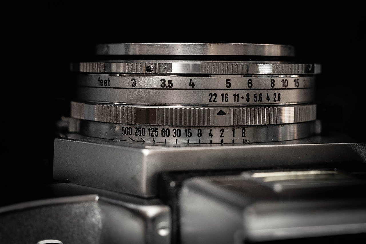 第64夜 よい子は、二眼を使いましょう｜いいじま もとお / Snap