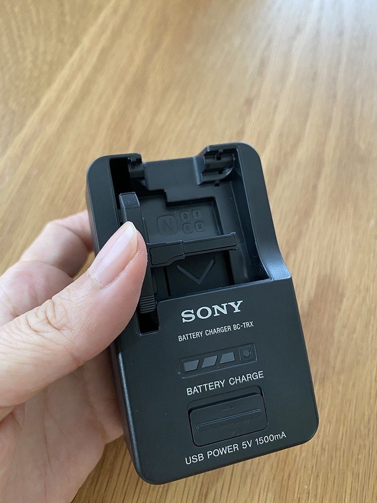 NP-BX1対応SONY BC-TRXあるいは ACC-TRBX不具合か!?と思った話 NP-BX1対応SONY BC-TRXあるいは ACC-TRBX不具合か!?と思った話