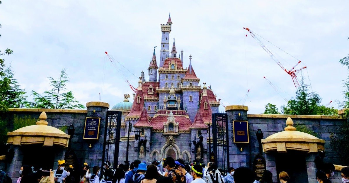 Tdr ついに9月28日美女と野獣の新エリアがオープン 登場するエントリー受付を解説してみた もこもこ Note