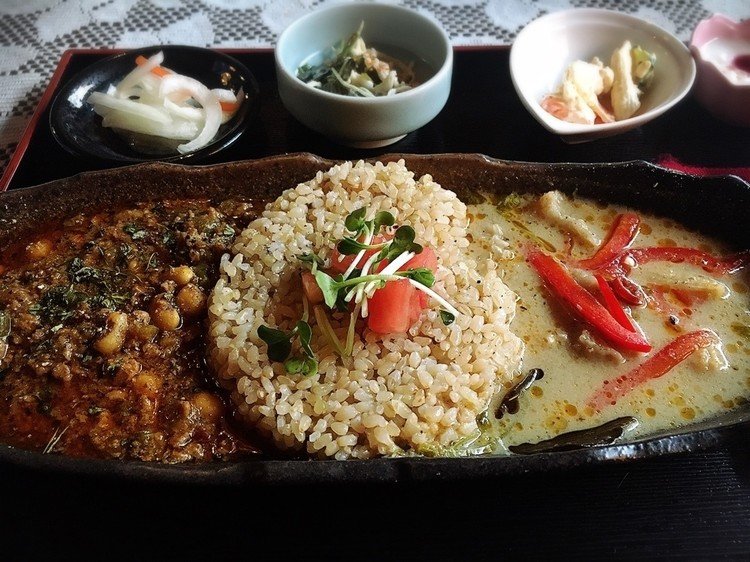 無茶苦茶おいしかった！「旧ヤム邸 本店」です。11:30に行っても並んでる人気店！