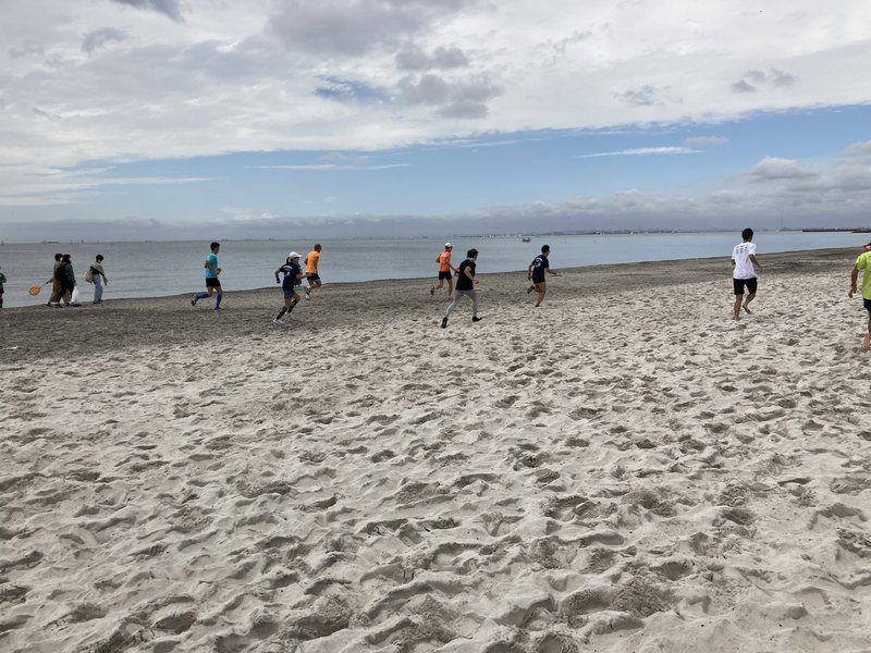 短時間で走り方を変えられます 砂浜ダッシュ は超効果的トレーニング Kenkitano Running College ランニングカレッジ Note