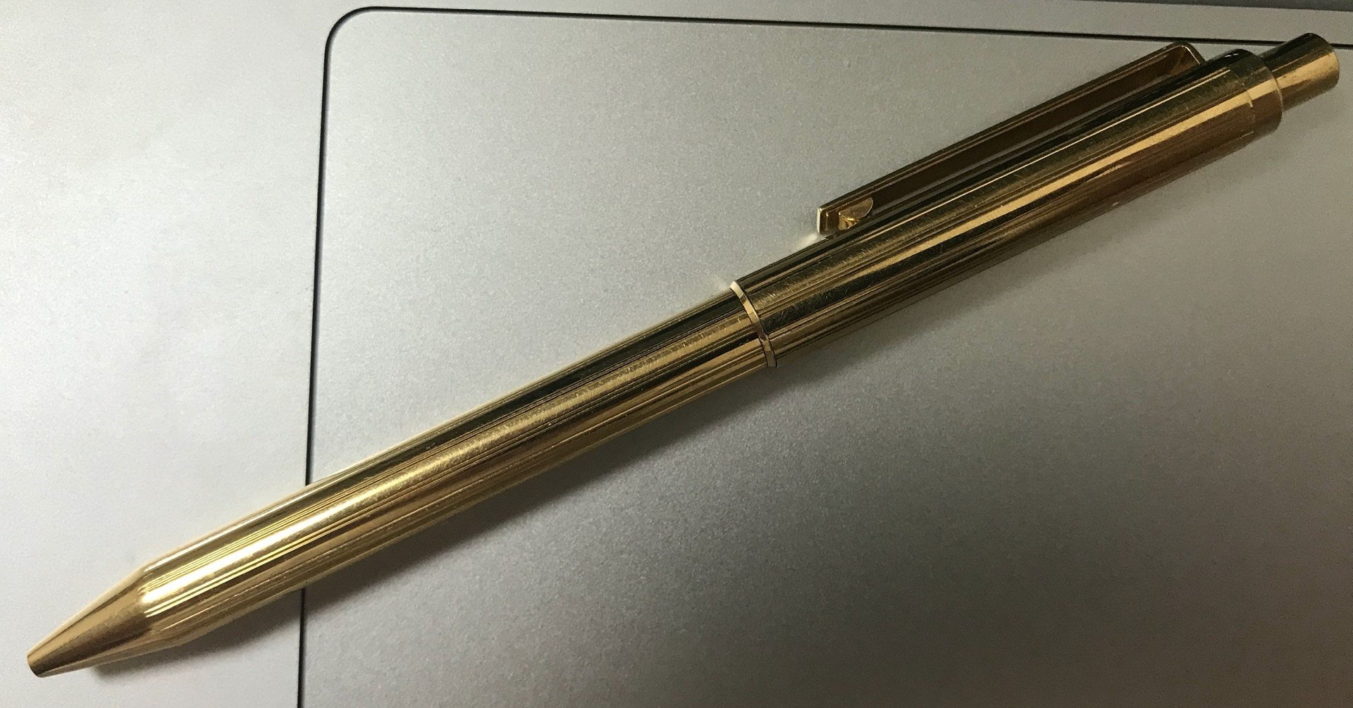 uni GRANDPRIX 18K Gold plate 多機能ペン 三菱GRANDPRIX 多機能ペン｜瞬