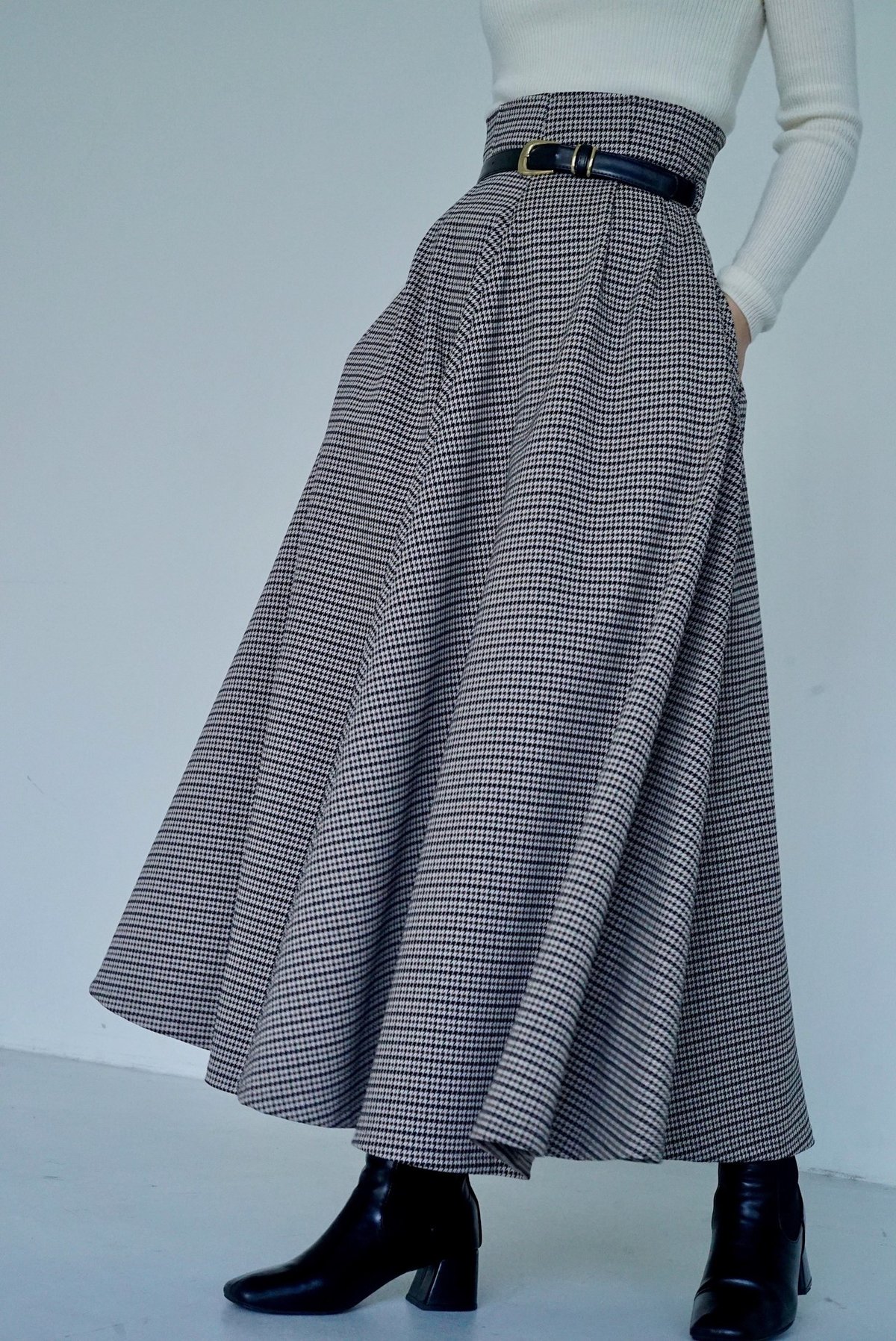 9/30 21:00販売開始】フレアスカート病にかかったデザイナー、そして  