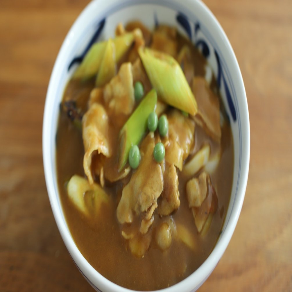 赤缶を使った料理二つ カレーうどん カレー唐揚げ と短い文章 樋口直哉 Travelingfoodlab Note