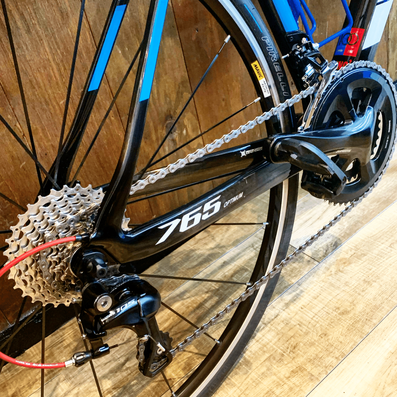 バッシャバシャの雨のなか、新潟山中を80キロもライドしたので、プロに