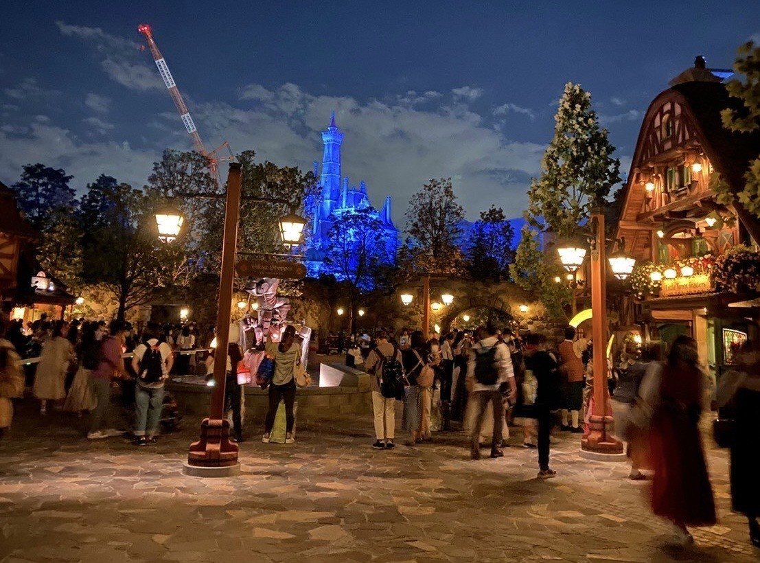 ディズニー　ランドスケープ 夏ディズニー〟が2日に開幕 ミセスがテーマソング パレードは大量の水