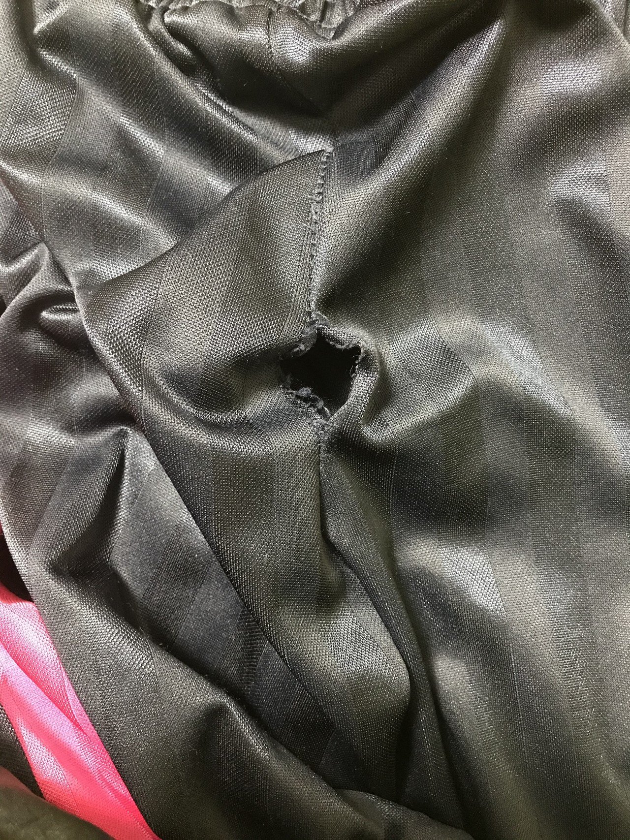 今朝、パンチラに関する記事をあげたのだが、お尻 がスースーすると思ってたら部屋着のハーフパンツ（ドンキで買った安物）に穴が開いていた。これで普通にコンビニ行っていたので、私もパンチラだ。但し、私の パンチラ｜ニューノマン@エモいエッセイスト