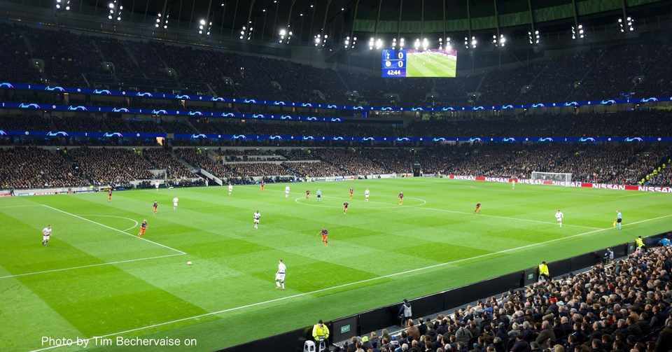欧州サッカーの快挙でシャンパン とケーキ ひぐち デンマークで会社員 Note