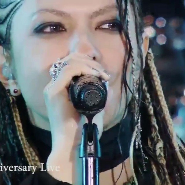 L Arc En Ciel 瞳の住人 U K U K 29 毎日更新 月間1pv フォロバ100 読書 筋トレ キックボクシング 小説 日記 エッセイ Note