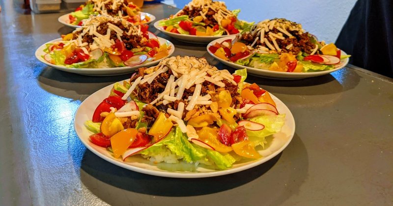 食べると 楽しい気持ちになる そんな一皿を作りたい 100 Plant Based 地元野菜が主役になる日 Note