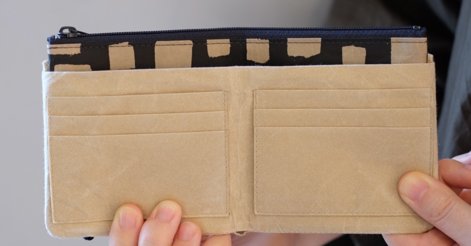 二つ折り財布とペンケースの組み合わせ｜SIWA | 紙和