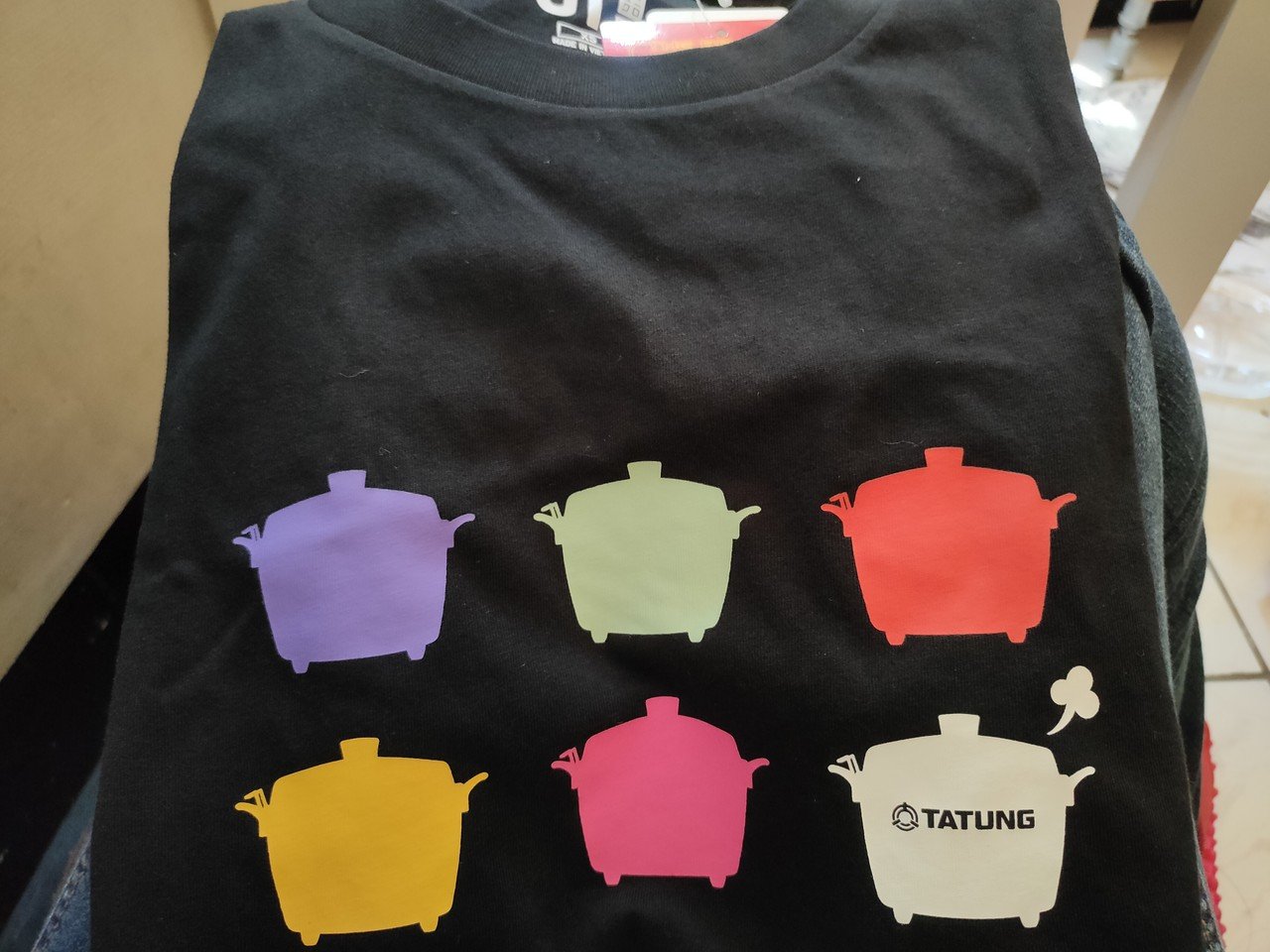 ユニクロ限定 台湾 大同寶寶&大同電鍋 Tシャツ(Mサイズ） 2枚