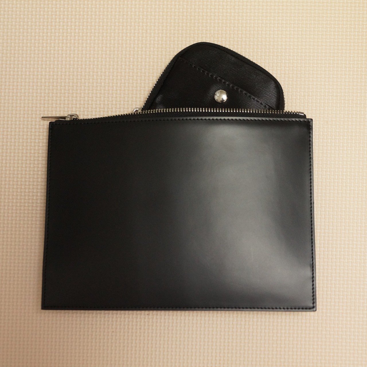 ZARAのバッグと比較すると「MBハイエンドレザーショルダーバッグ ZARAのバッグと比較すると「MBハイエンドレザーショルダーバッグ