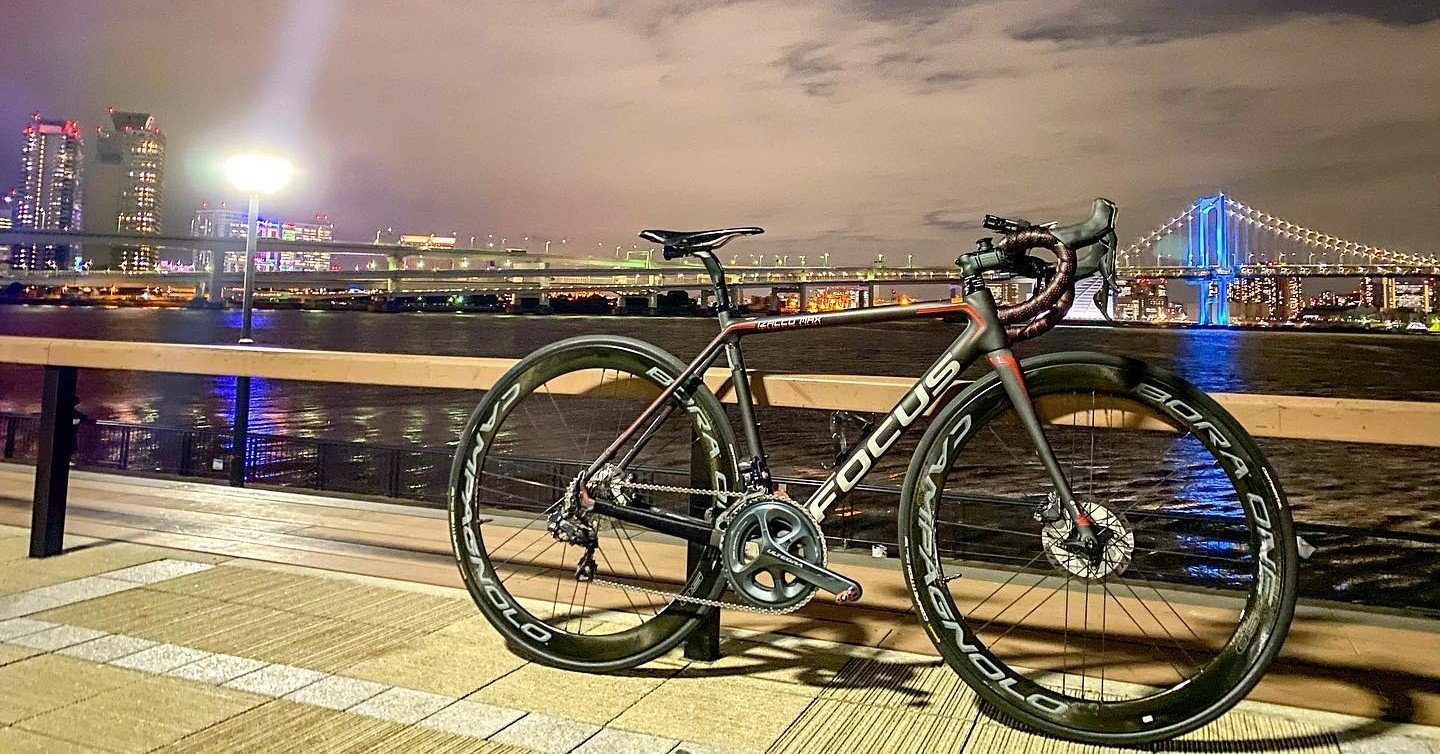 ロードバイクの中に折れて埋まってしまったボルトを自力で取り外した