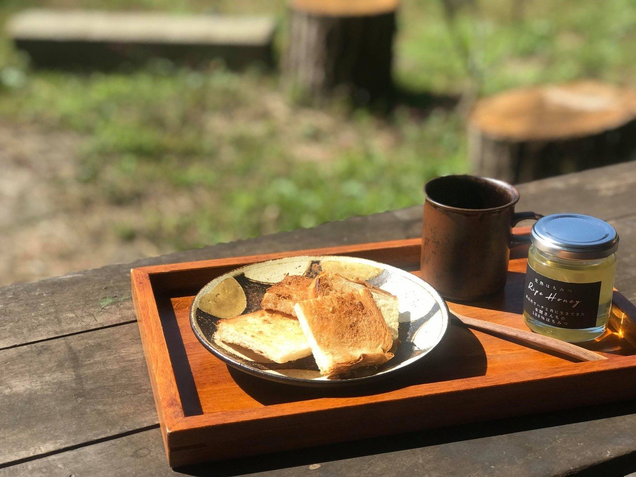 馴染みのお客さんでいっぱい！ 本間さんちのはちみつがおいしい理由